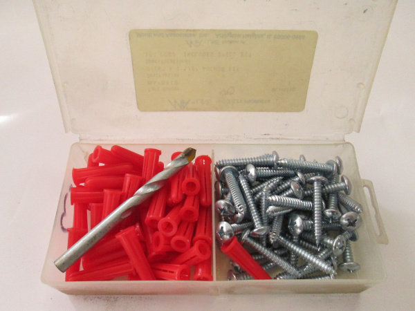 Набор шурупов     8412